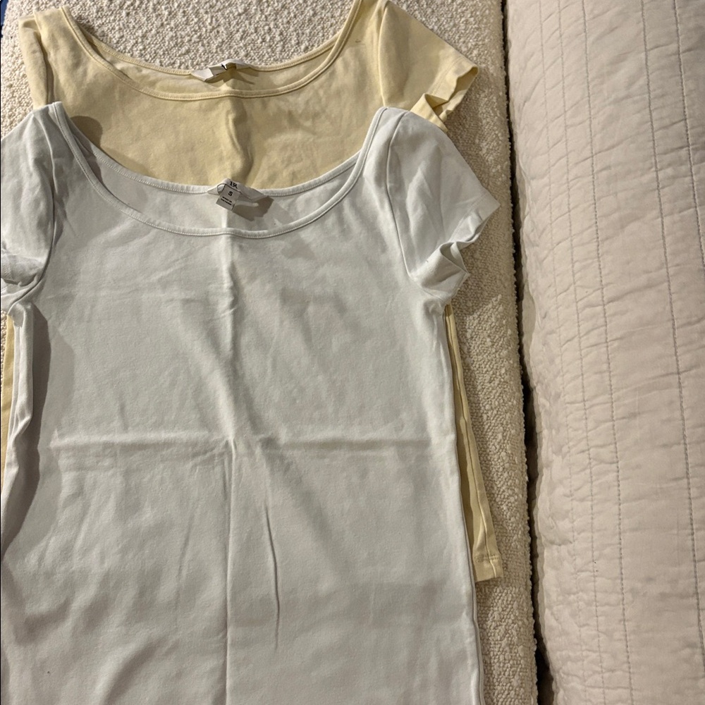 Banana Republic White and Pale Yellow Scoop Neck Womens Tops